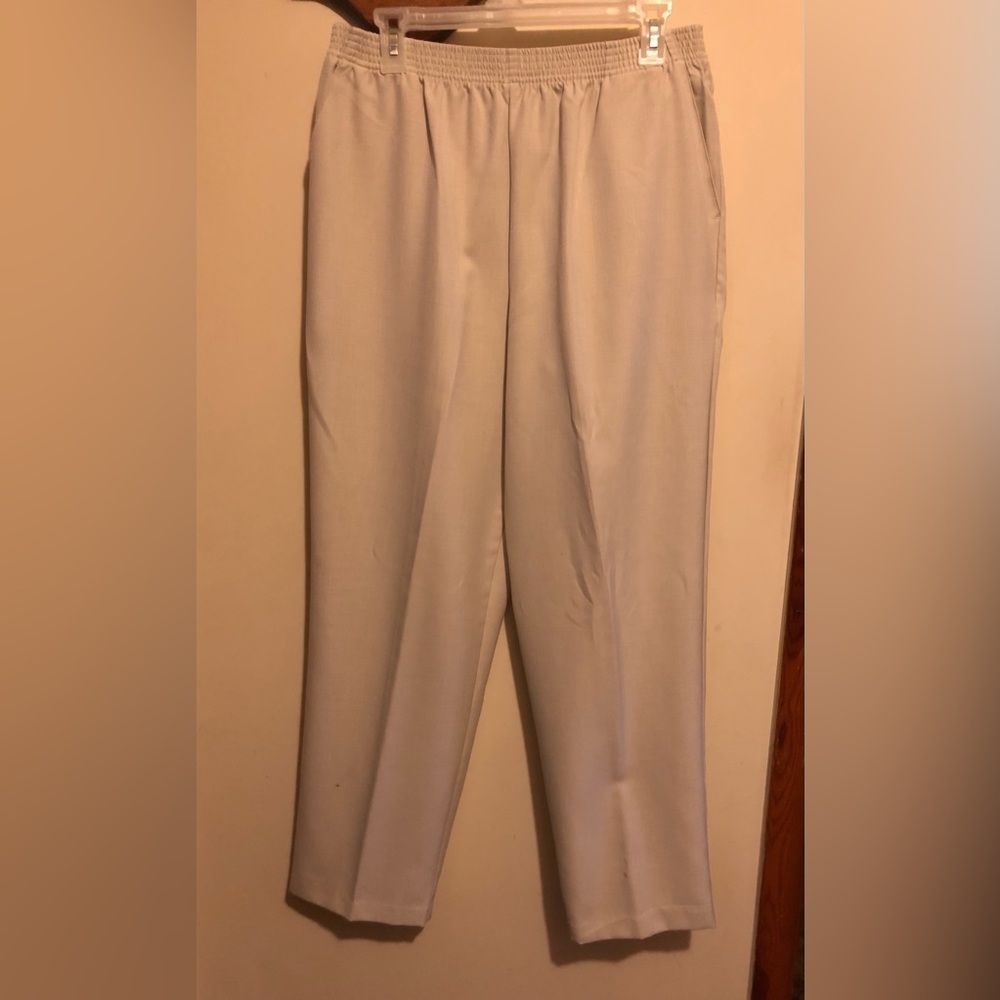 Ladies White Stag off white pants